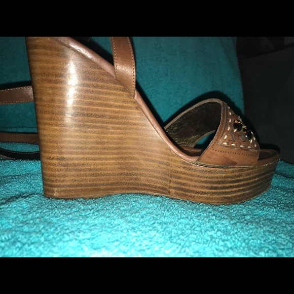 BCBG MAXAZRIA Brown Wedges - Picture 8 of 8